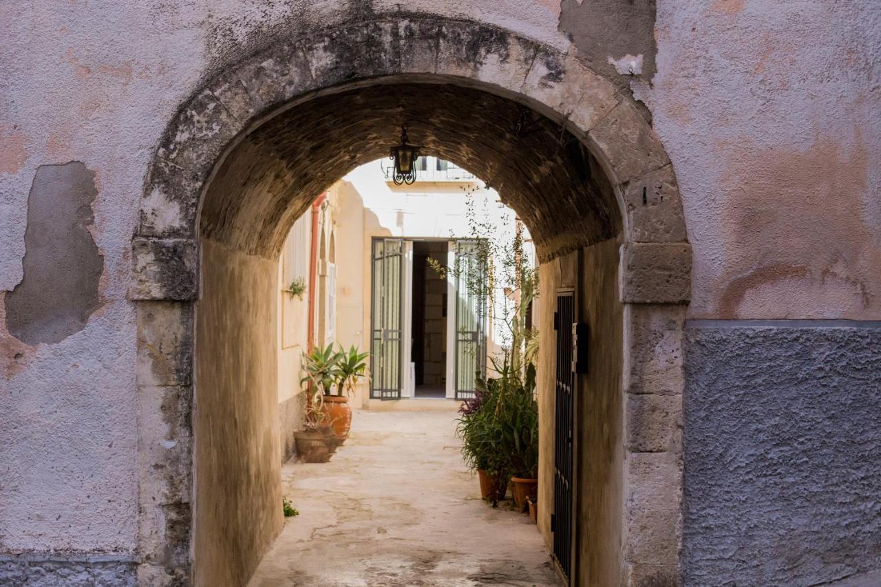 La Dimora Degli Eroi Villa Noto Exterior photo